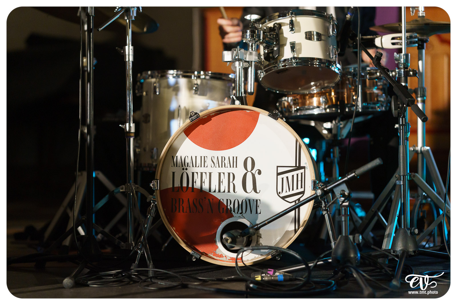 MAGALIE SARAH LÖFFLER AND THE BRASS 'N GROOVE BAND